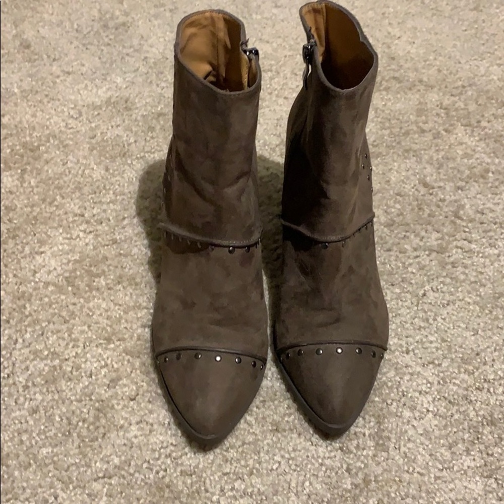 Report studded detail ankle booties